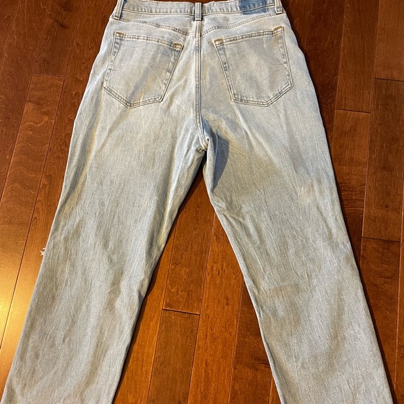 NWOT- women’s never worn size 31 Abercrombie The ankle straight Ultra high rise. - Picture 3 of 3